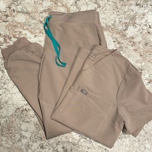 FIGS scrub set in boulder